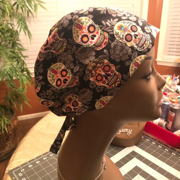 Medium sized skull design scrub cap - Picture 2 of 3